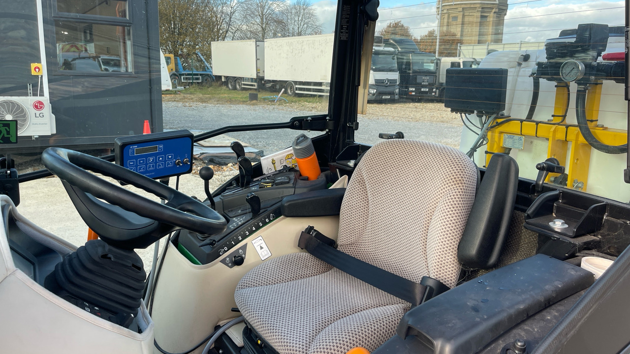 JOHN DEERE 2038R - Τρακτέρ: φωτογραφία 5 JOHN DEERE 2038R - Τρακτέρ: φωτογραφία 5
