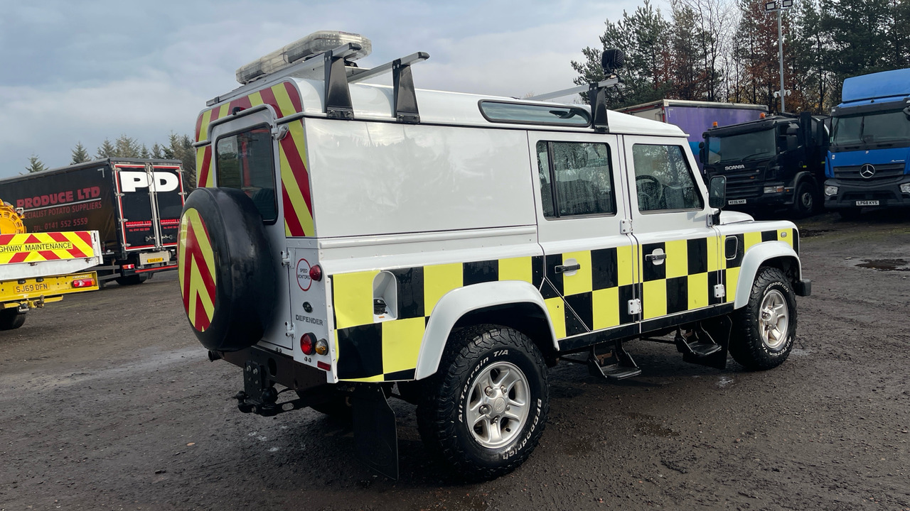 Land Rover Defender 110 2.2 TDCi - Αυτοκίνητο: φωτογραφία 4 Land Rover Defender 110 2.2 TDCi - Αυτοκίνητο: φωτογραφία 4