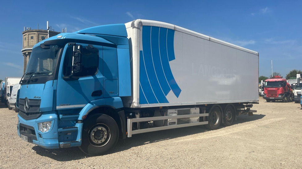 MERCEDES-BENZ ANTOS 2527 BLUETEC 6 - Φορτηγό ψυγείο: φωτογραφία 2 MERCEDES-BENZ ANTOS 2527 BLUETEC 6 - Φορτηγό ψυγείο: φωτογραφία 2
