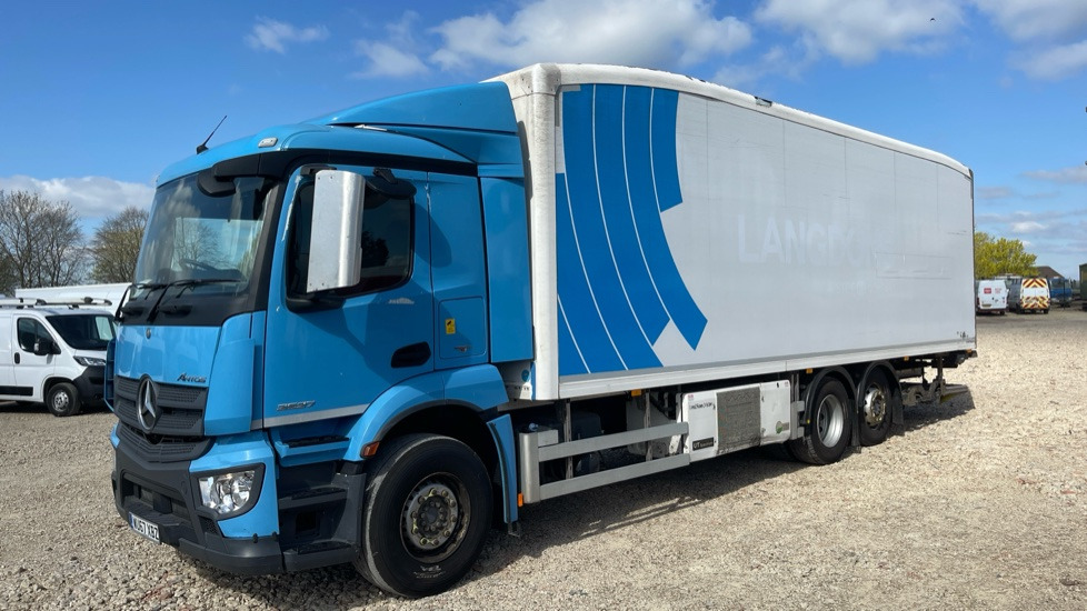 MERCEDES-BENZ ANTOS 2527 BLUETEC 6 - Φορτηγό ψυγείο: φωτογραφία 2 MERCEDES-BENZ ANTOS 2527 BLUETEC 6 - Φορτηγό ψυγείο: φωτογραφία 2