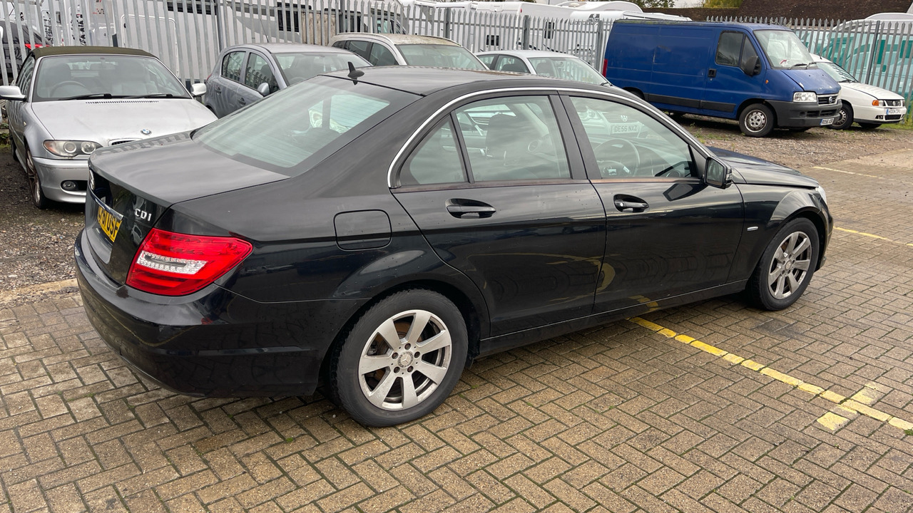 MERCEDES-BENZ C200 - Λιμουζίνα/ Sedan: φωτογραφία 4 MERCEDES-BENZ C200 - Λιμουζίνα/ Sedan: φωτογραφία 4