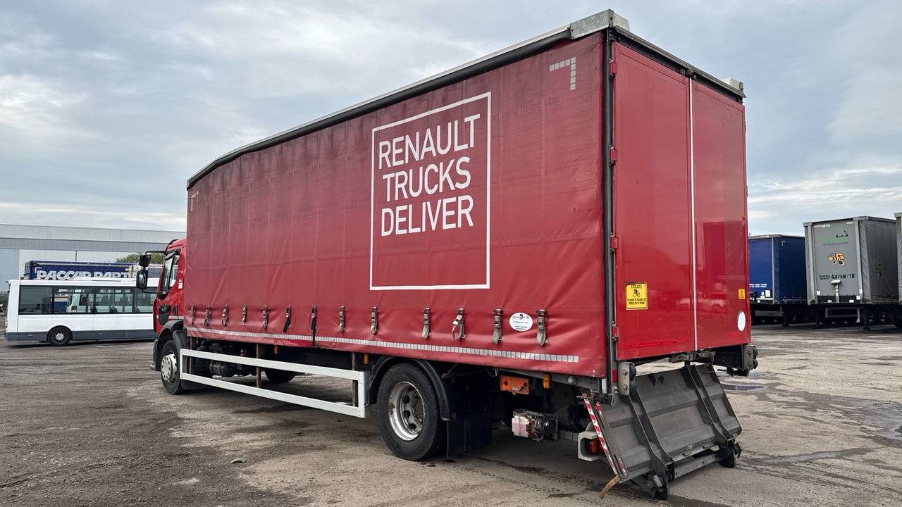 RENAULT D 18 - Φορτηγό μουσαμάς: φωτογραφία 3 RENAULT D 18 - Φορτηγό μουσαμάς: φωτογραφία 3