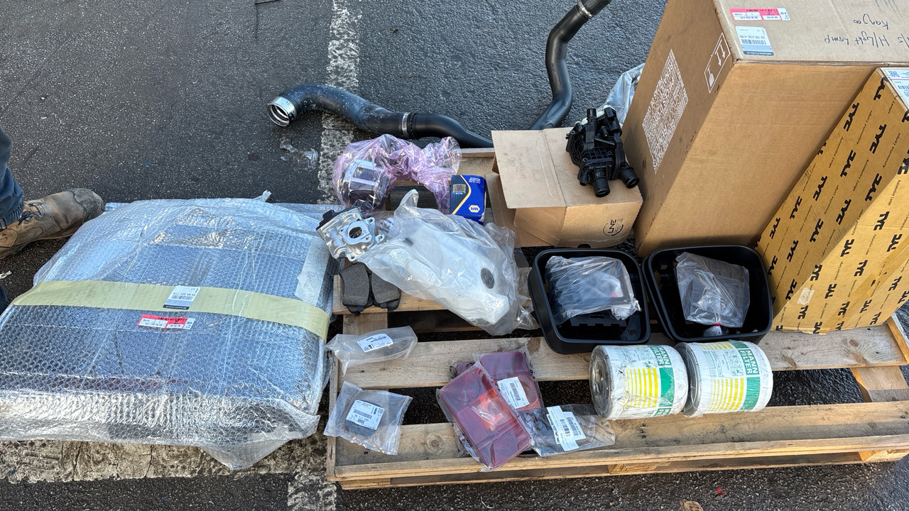 RENAULT PARTS - Εξοπλισμού κατασκευών: φωτογραφία 3 RENAULT PARTS - Εξοπλισμού κατασκευών: φωτογραφία 3