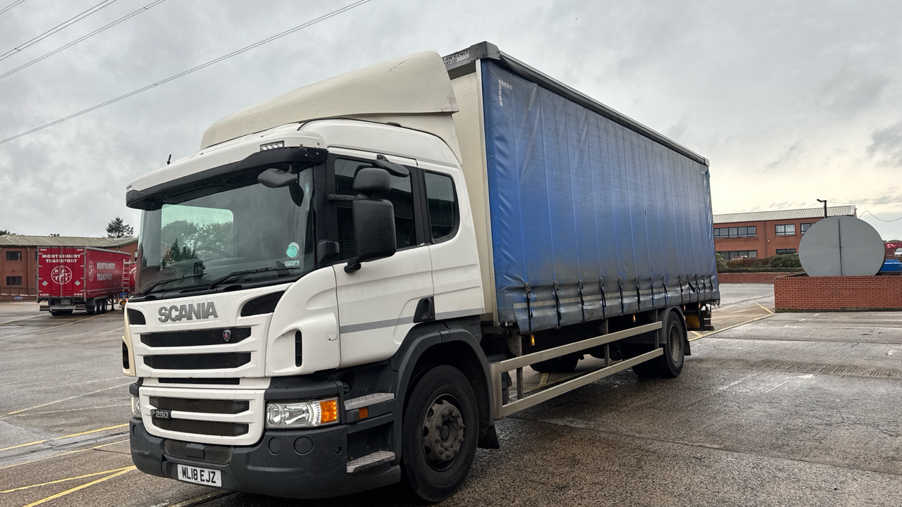 SCANIA P 250 - Φορτηγό μουσαμάς: φωτογραφία 2 SCANIA P 250 - Φορτηγό μουσαμάς: φωτογραφία 2