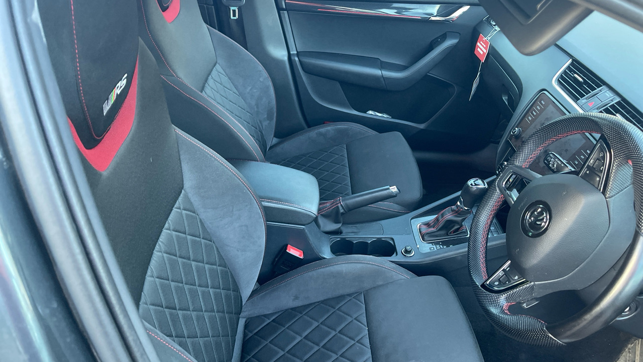 SKODA OCTAVIA 2.0 TSI 245PS VRS - Station wagon: φωτογραφία 5 SKODA OCTAVIA 2.0 TSI 245PS VRS - Station wagon: φωτογραφία 5