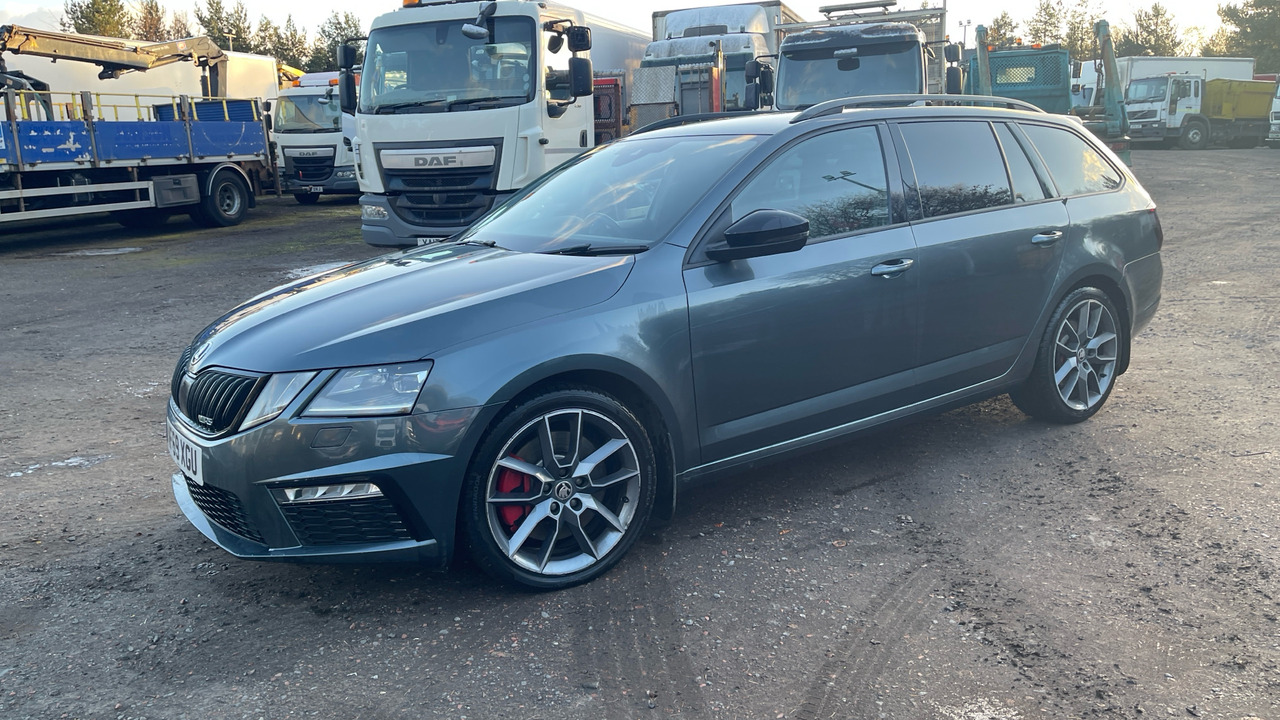 SKODA OCTAVIA 245 2.0 TSI - Station wagon: φωτογραφία 2 SKODA OCTAVIA 245 2.0 TSI - Station wagon: φωτογραφία 2