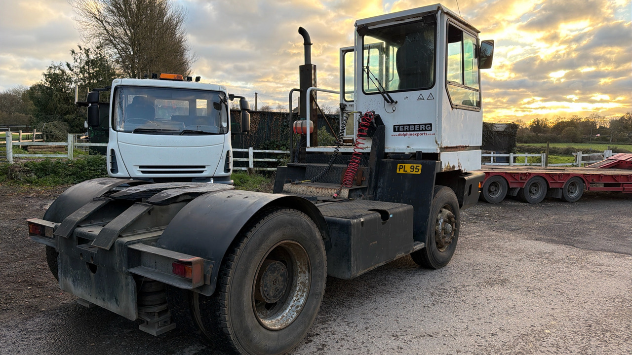 TERBERG YT180 - Τράκτορας: φωτογραφία 3 TERBERG YT180 - Τράκτορας: φωτογραφία 3