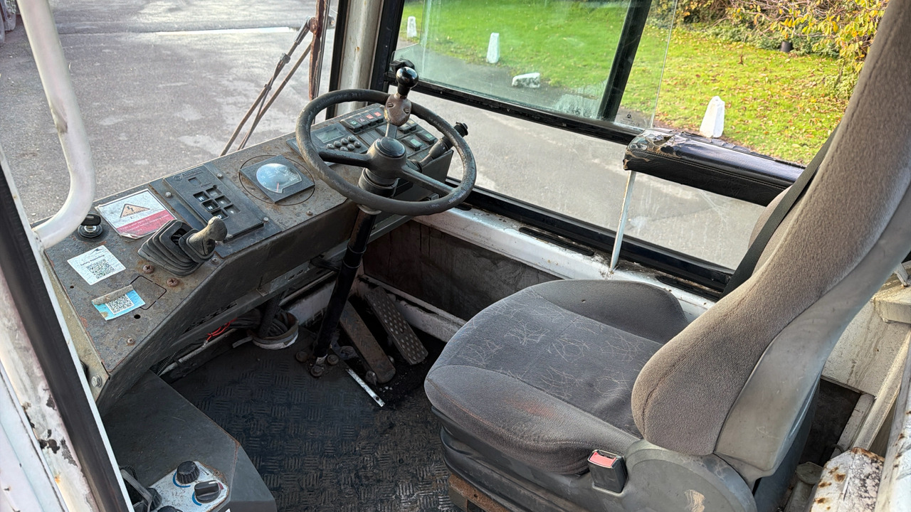 TERBERG YT180 - Τράκτορας: φωτογραφία 5 TERBERG YT180 - Τράκτορας: φωτογραφία 5