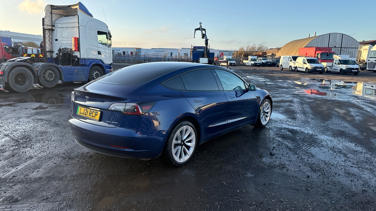 TESLA MODEL 3 LONG RANGE DUEL MOTOR - Λιμουζίνα/ Sedan: φωτογραφία 4 TESLA MODEL 3 LONG RANGE DUEL MOTOR - Λιμουζίνα/ Sedan: φωτογραφία 4