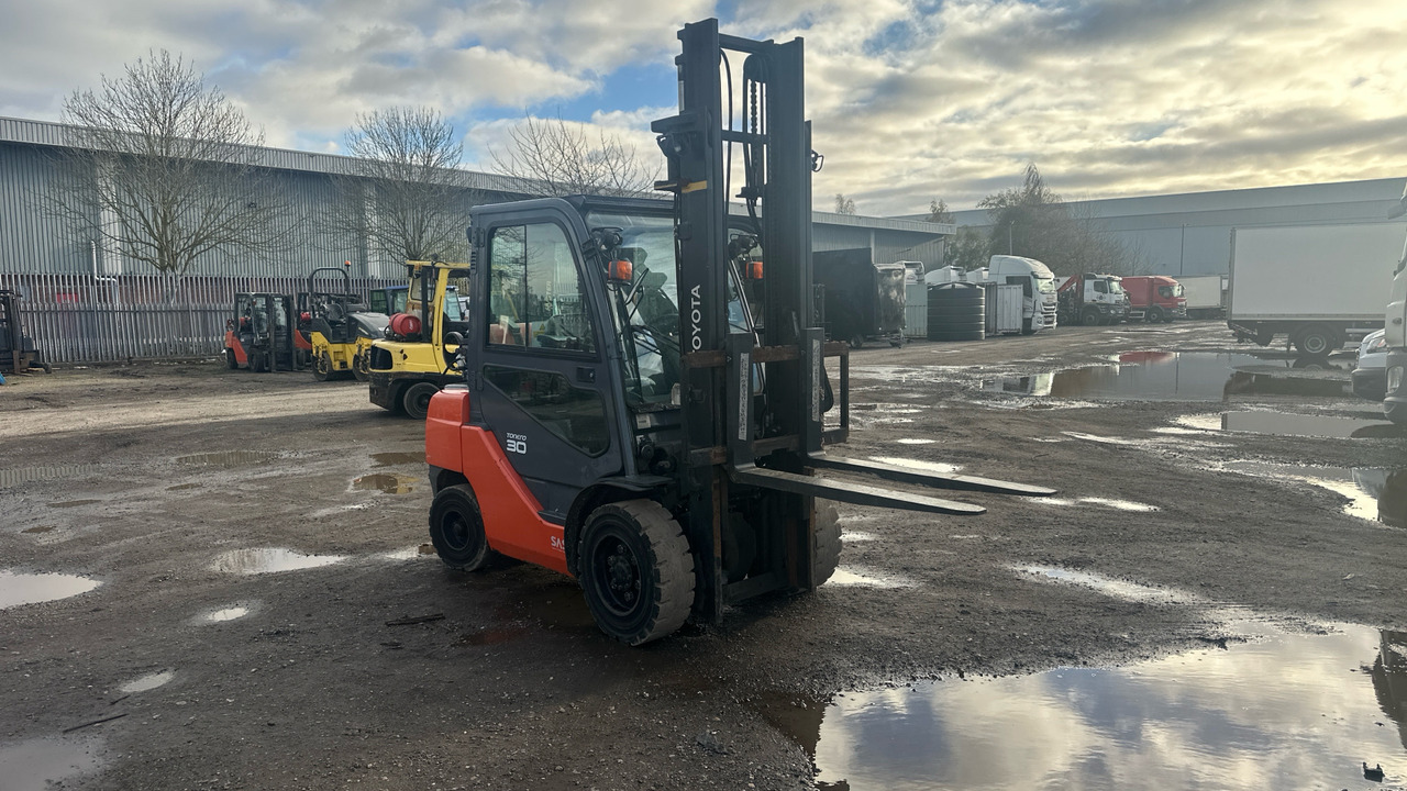 TOYOTA TONERO 30 - Υγραεριοκίνητο περονοφόρο: φωτογραφία 1 TOYOTA TONERO 30 - Υγραεριοκίνητο περονοφόρο: φωτογραφία 1