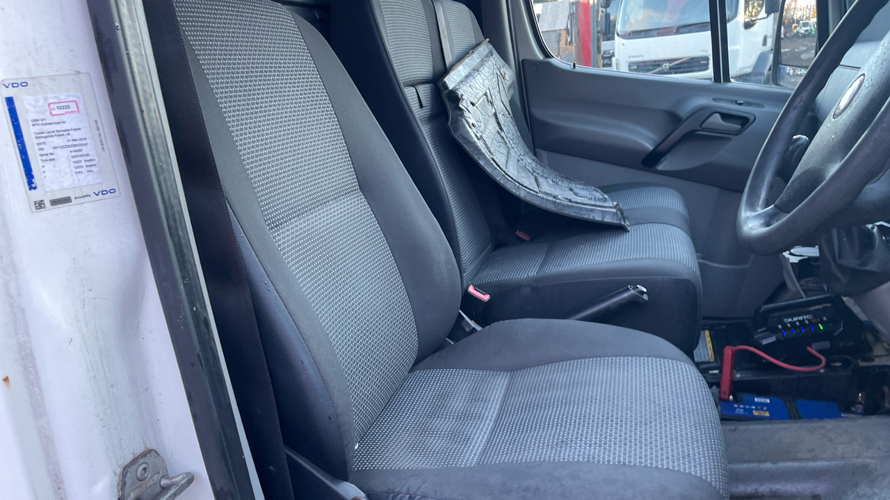 VOLKSWAGEN CRAFTER CR50 PLUS 2.5 TDI - Βαν: φωτογραφία 5 VOLKSWAGEN CRAFTER CR50 PLUS 2.5 TDI - Βαν: φωτογραφία 5