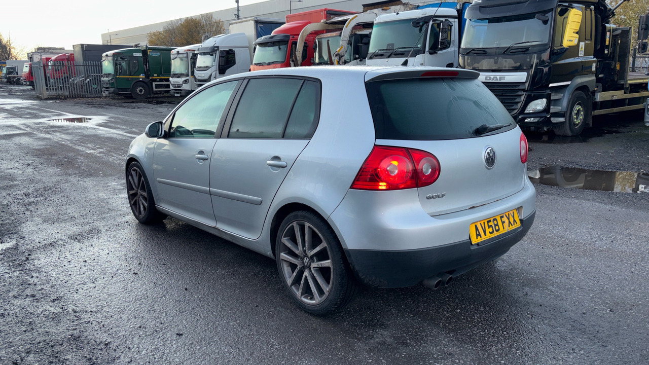 VOLKSWAGEN GOLF 2.0 GT Sport TDI 170 DPF - Hatchback: φωτογραφία 3 VOLKSWAGEN GOLF 2.0 GT Sport TDI 170 DPF - Hatchback: φωτογραφία 3