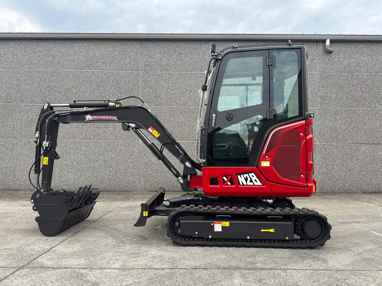 RHINOCEROS XN28 - Μίνι εκσκαφέας: φωτογραφία 1 RHINOCEROS XN28 - Μίνι εκσκαφέας: φωτογραφία 1