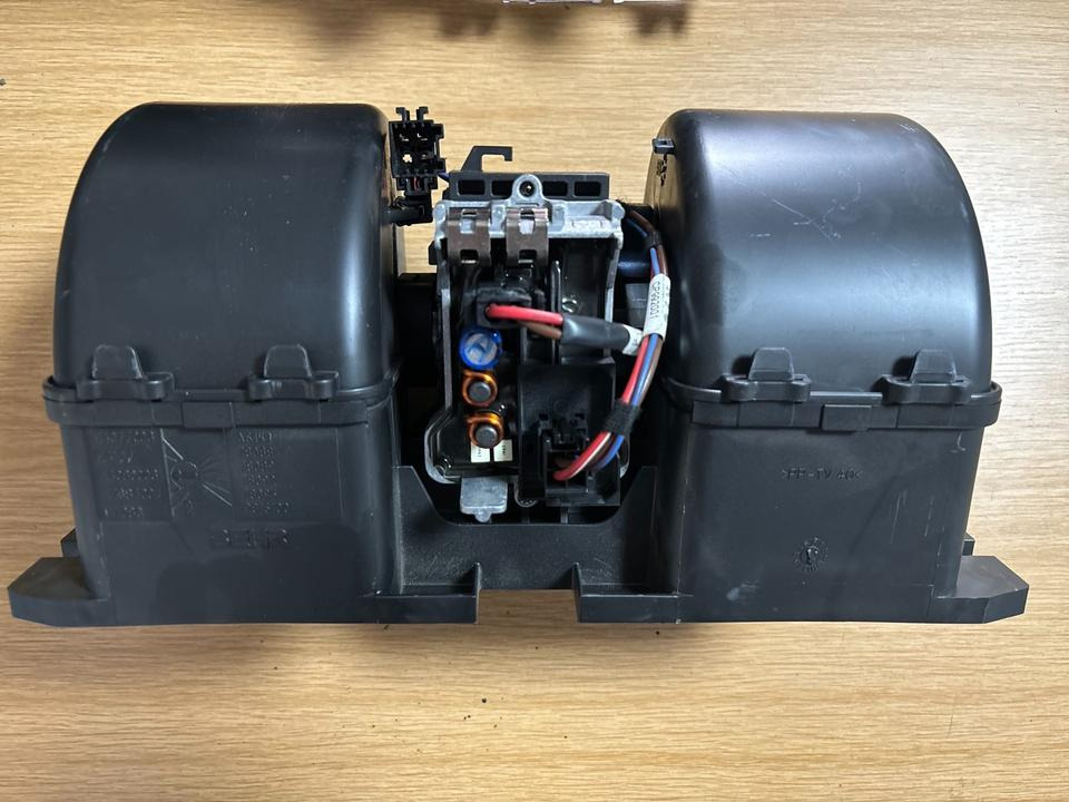 MAN BEHR BOSCH Innen Heizlüfter 9140010500 / H1968002 - Θέρμανση/ Εξαερισμός για Φορτηγό: φωτογραφία 2 MAN BEHR BOSCH Innen Heizlüfter 9140010500 / H1968002 - Θέρμανση/ Εξαερισμός για Φορτηγό: φωτογραφία 2