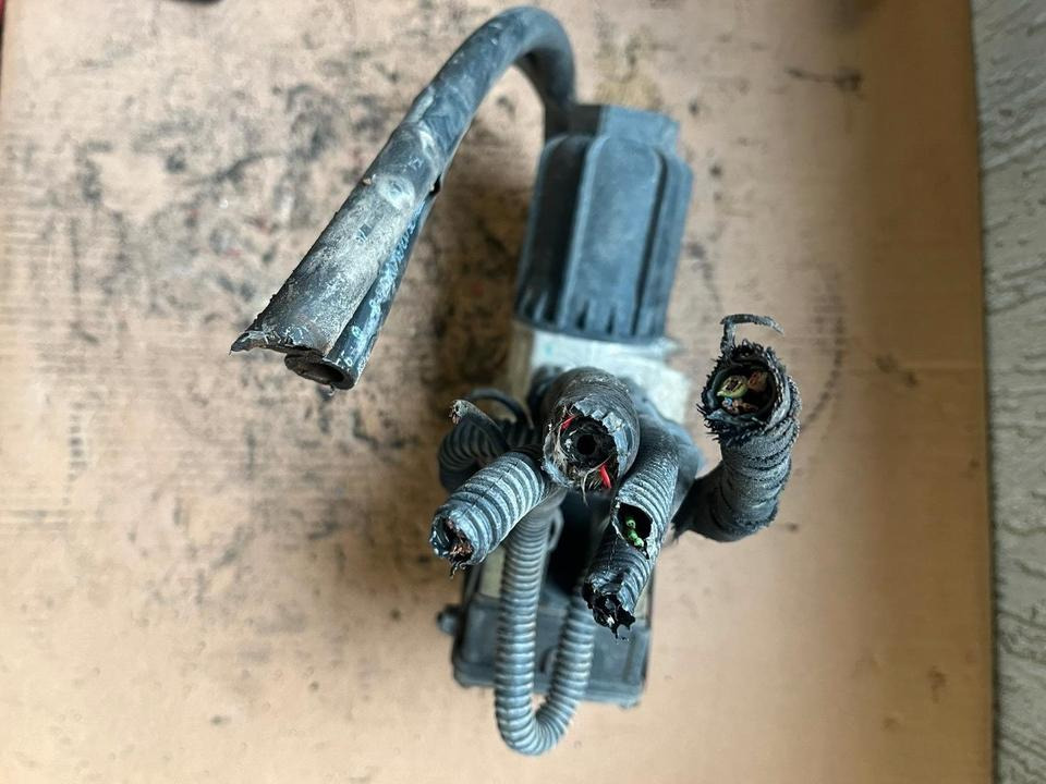 Mercedes Actros MP4 AdBlue Pumpe A0001405378 - Αντλία καυσίμου για Φορτηγό: φωτογραφία 4 Mercedes Actros MP4 AdBlue Pumpe A0001405378 - Αντλία καυσίμου για Φορτηγό: φωτογραφία 4