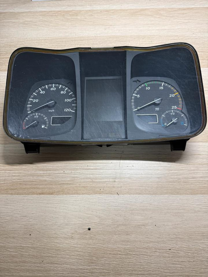 Mercedes Actros MP4 Kombiinstrument / Tacho A9614464821 - Ταμπλό αυτοκινήτου: φωτογραφία 2 Mercedes Actros MP4 Kombiinstrument / Tacho A9614464821 - Ταμπλό αυτοκινήτου: φωτογραφία 2