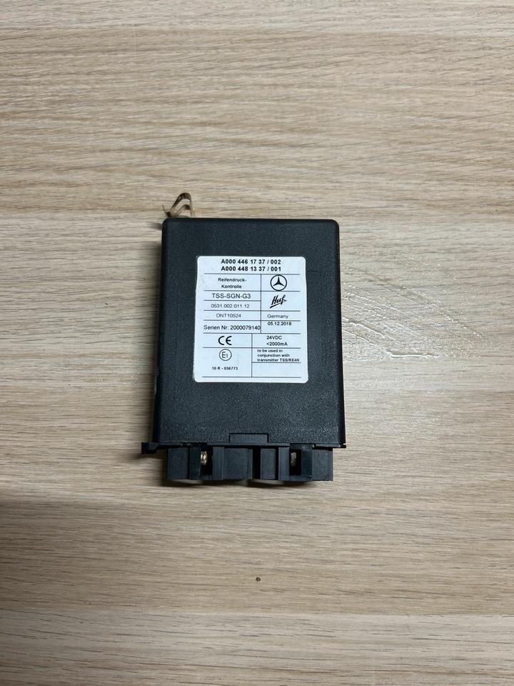 Mercedes Actros MP4 Reifendruckkontrolle Steuergerät A0004461737 - Ανταλλακτικό: φωτογραφία 2 Mercedes Actros MP4 Reifendruckkontrolle Steuergerät A0004461737 - Ανταλλακτικό: φωτογραφία 2