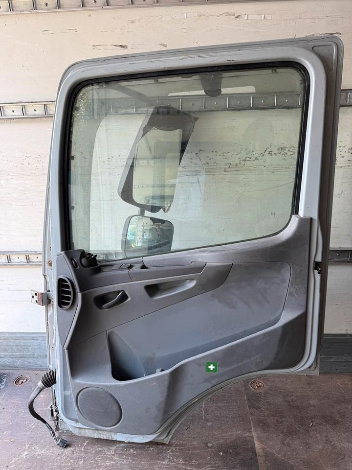 Mercedes Atego 2 Beifahrertür Grau Spiegel Innenverkleidung LN 70 - Πόρτα και ανταλλακτικά για Φορτηγό: φωτογραφία 2 Mercedes Atego 2 Beifahrertür Grau Spiegel Innenverkleidung LN 70 - Πόρτα και ανταλλακτικά για Φορτηγό: φωτογραφία 2