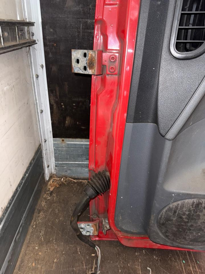 Mercedes Atego 2 Beifahrertür Rot Spiegel Innenverkleidung LN 77 - Πόρτα και ανταλλακτικά για Φορτηγό: φωτογραφία 4 Mercedes Atego 2 Beifahrertür Rot Spiegel Innenverkleidung LN 77 - Πόρτα και ανταλλακτικά για Φορτηγό: φωτογραφία 4