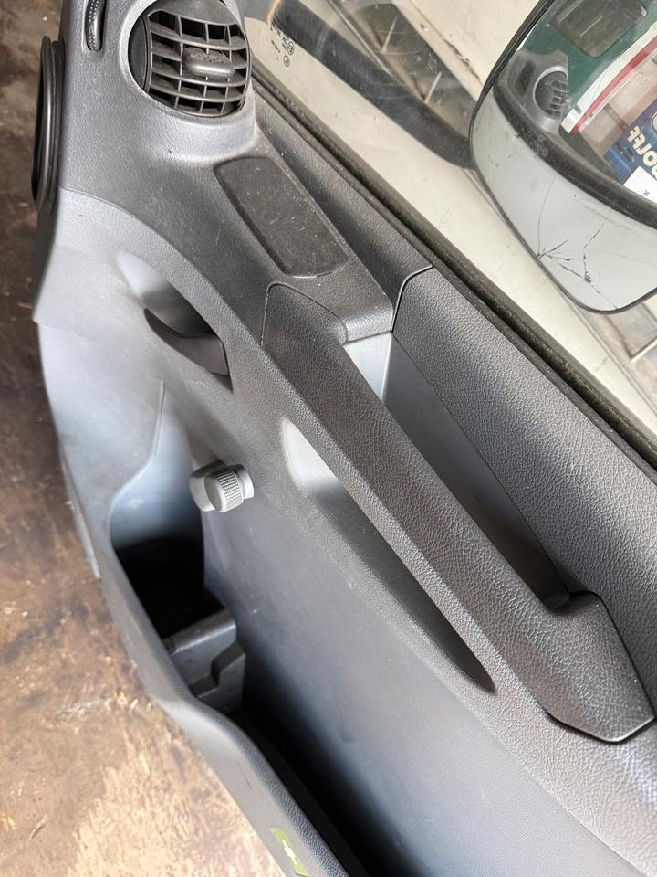 Mercedes Atego Beifahrertür Weiß Spiegel Innenverkleidung LN 75 - Πόρτα και ανταλλακτικά για Φορτηγό: φωτογραφία 3 Mercedes Atego Beifahrertür Weiß Spiegel Innenverkleidung LN 75 - Πόρτα και ανταλλακτικά για Φορτηγό: φωτογραφία 3