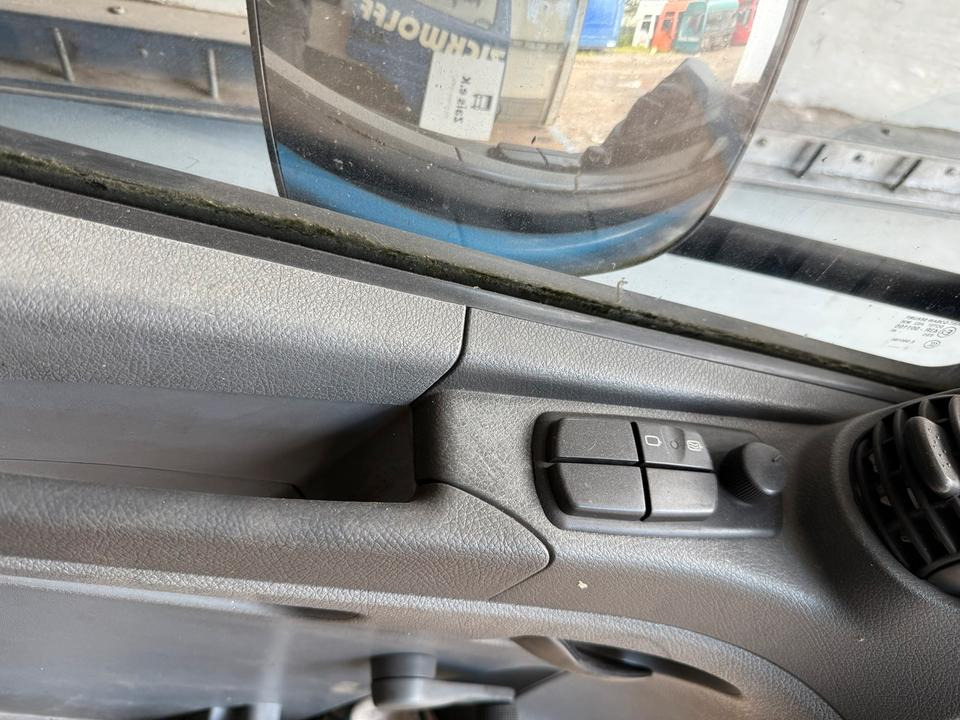 Mercedes Atego Fahrertür Blau Spiegel Innenverkleidung LN 73 - Πόρτα και ανταλλακτικά για Φορτηγό: φωτογραφία 3 Mercedes Atego Fahrertür Blau Spiegel Innenverkleidung LN 73 - Πόρτα και ανταλλακτικά για Φορτηγό: φωτογραφία 3