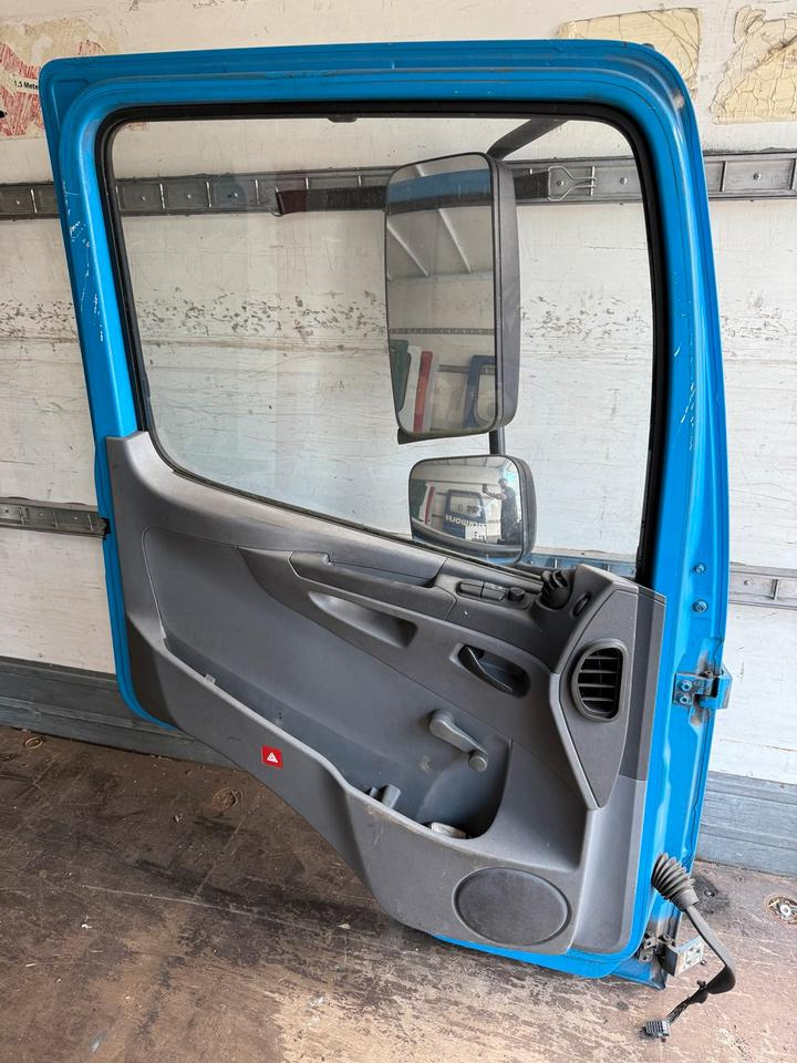 Mercedes Atego Fahrertür Blau Spiegel Innenverkleidung LN 73 - Πόρτα και ανταλλακτικά για Φορτηγό: φωτογραφία 2 Mercedes Atego Fahrertür Blau Spiegel Innenverkleidung LN 73 - Πόρτα και ανταλλακτικά για Φορτηγό: φωτογραφία 2