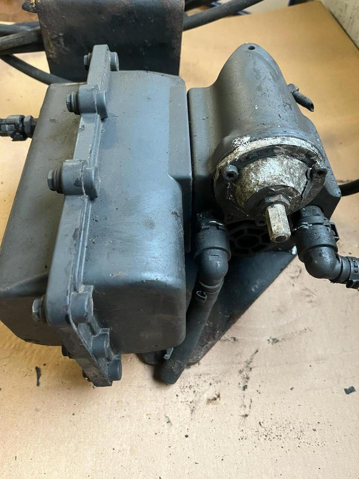 Mercedes-Benz Actros Atego EU4 EU5 AdBlue Pumpe A0001400578 - Αντλία καυσίμου για Φορτηγό: φωτογραφία 3 Mercedes-Benz Actros Atego EU4 EU5 AdBlue Pumpe A0001400578 - Αντλία καυσίμου για Φορτηγό: φωτογραφία 3