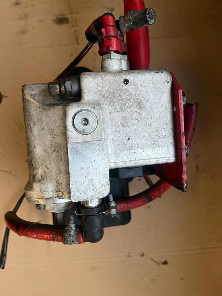 Mercedes-Benz Actros Atego EU4 EU5 AdBlue Pumpe A0001401578 - Αντλία καυσίμου για Φορτηγό: φωτογραφία 4 Mercedes-Benz Actros Atego EU4 EU5 AdBlue Pumpe A0001401578 - Αντλία καυσίμου για Φορτηγό: φωτογραφία 4