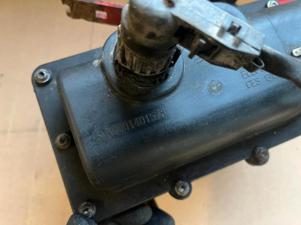 Mercedes-Benz Actros Atego EU4 EU5 AdBlue Pumpe A0001401578 - Αντλία καυσίμου για Φορτηγό: φωτογραφία 2 Mercedes-Benz Actros Atego EU4 EU5 AdBlue Pumpe A0001401578 - Αντλία καυσίμου για Φορτηγό: φωτογραφία 2