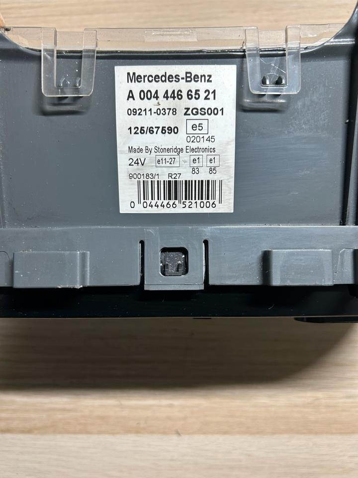 Mercedes-Benz Kombiinstrument/ Tacho A0044466521 - Ταμπλό αυτοκινήτου: φωτογραφία 4 Mercedes-Benz Kombiinstrument/ Tacho A0044466521 - Ταμπλό αυτοκινήτου: φωτογραφία 4