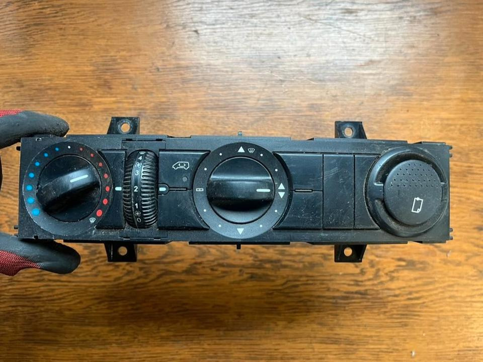 Mercedes Sprinter Klimabedienteil Klima Heizung A9068300185 - Θέρμανση/ Εξαερισμός για Φορτηγό: φωτογραφία 1 Mercedes Sprinter Klimabedienteil Klima Heizung A9068300185 - Θέρμανση/ Εξαερισμός για Φορτηγό: φωτογραφία 1