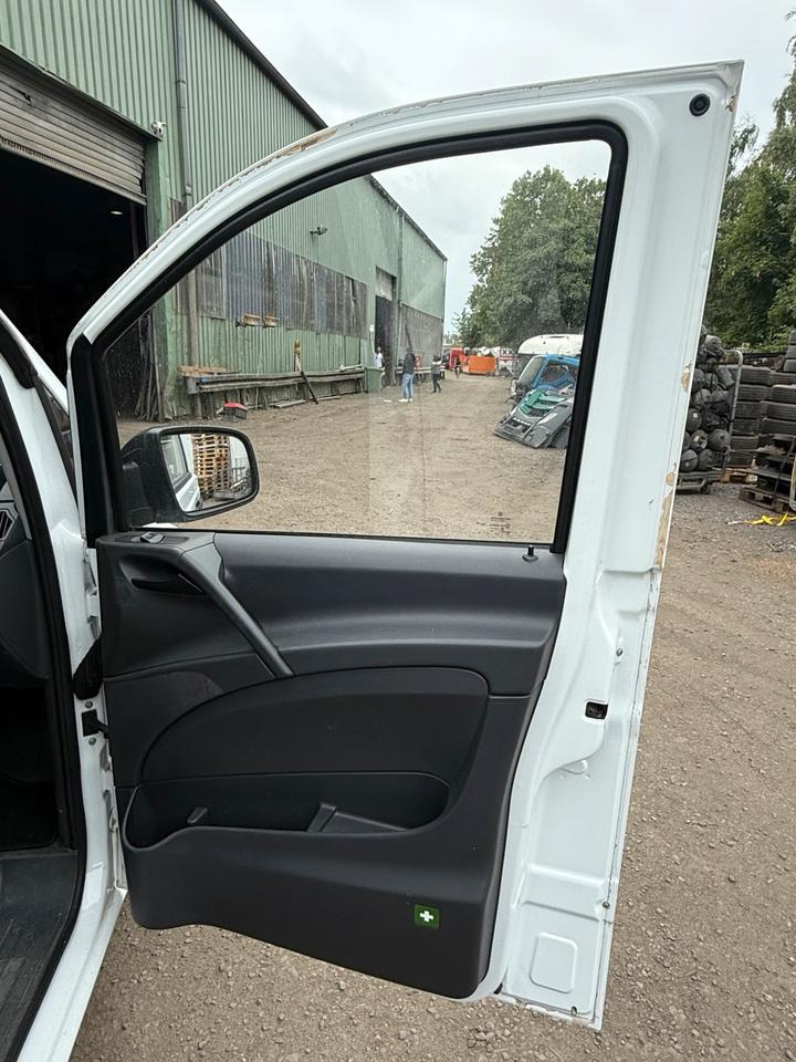 Mercedes VITO Beifahrertür Rechts komplett BJ 2012 - Πόρτα και ανταλλακτικά για Ελαφρύ επαγγελματικό: φωτογραφία 2 Mercedes VITO Beifahrertür Rechts komplett BJ 2012 - Πόρτα και ανταλλακτικά για Ελαφρύ επαγγελματικό: φωτογραφία 2