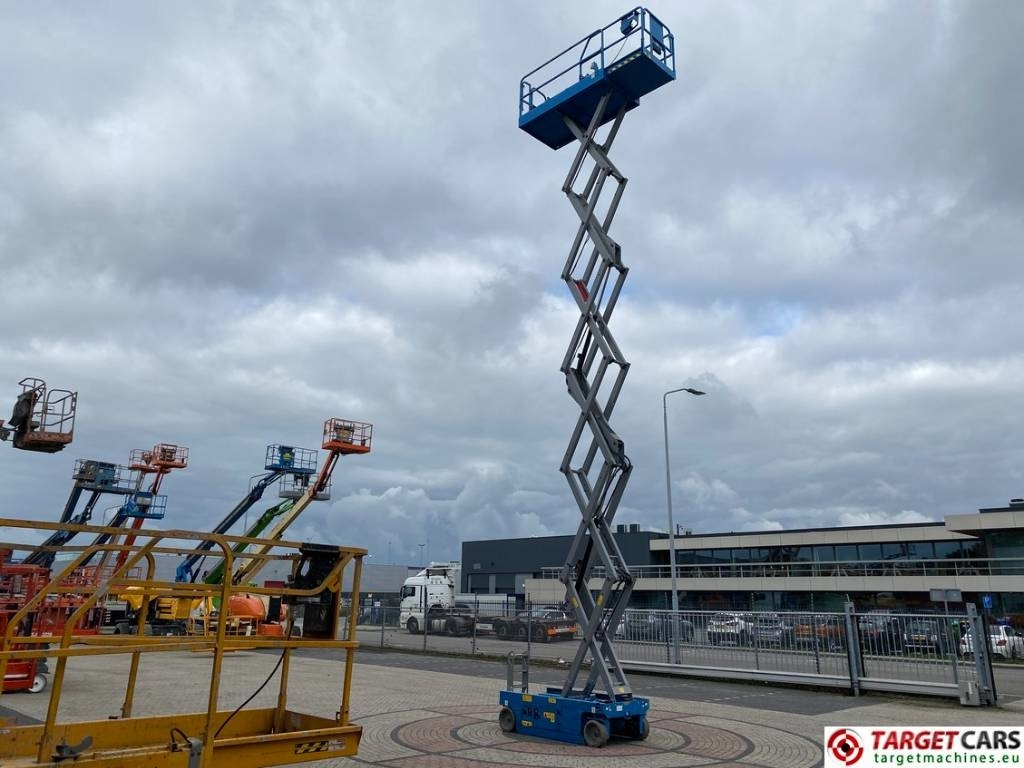 Ψαλιδωτό ανυψωτικό Genie GS-4047 Electric Scissor Work Lift 1389cm: φωτογραφία 7 Ψαλιδωτό ανυψωτικό Genie GS-4047 Electric Scissor Work Lift 1389cm: φωτογραφία 7