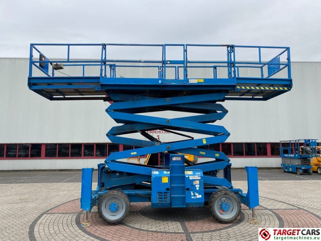 Genie GS-4390RT Diesel 4x4 Scissor Work Lift 1511cm - Ψαλιδωτό ανυψωτικό: φωτογραφία 5 Genie GS-4390RT Diesel 4x4 Scissor Work Lift 1511cm - Ψαλιδωτό ανυψωτικό: φωτογραφία 5