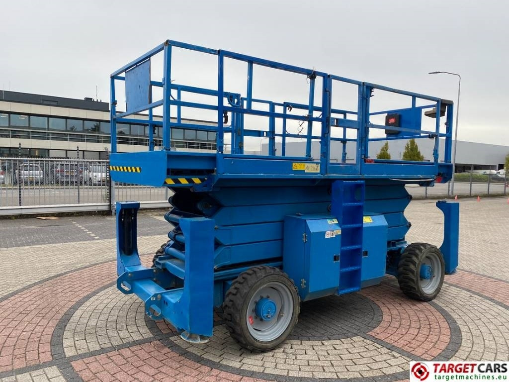 Genie GS-4390RT Diesel 4x4 Scissor Work Lift 1511cm - Ψαλιδωτό ανυψωτικό: φωτογραφία 3 Genie GS-4390RT Diesel 4x4 Scissor Work Lift 1511cm - Ψαλιδωτό ανυψωτικό: φωτογραφία 3