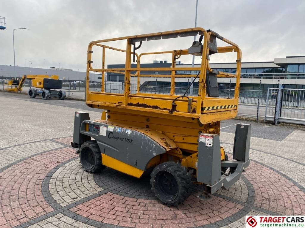 Haulotte Compact 12DX Diesel 4x4 Scissor Work Lift 1206cm - Ψαλιδωτό ανυψωτικό: φωτογραφία 2 Haulotte Compact 12DX Diesel 4x4 Scissor Work Lift 1206cm - Ψαλιδωτό ανυψωτικό: φωτογραφία 2