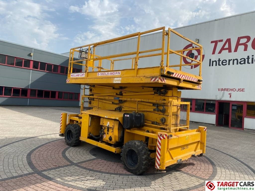 Holland Lift B195DL-25 4WD Diesel 4x4 Scissor Work Lift 2150cm - Ψαλιδωτό ανυψωτικό: φωτογραφία 4 Holland Lift B195DL-25 4WD Diesel 4x4 Scissor Work Lift 2150cm - Ψαλιδωτό ανυψωτικό: φωτογραφία 4