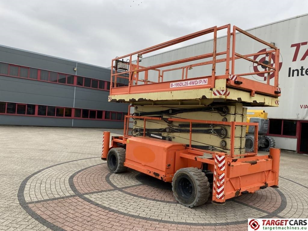 Holland Lift B195DL-25 Diesel 4x4 Scissor Work Lift 2150cm - Ψαλιδωτό ανυψωτικό: φωτογραφία 4 Holland Lift B195DL-25 Diesel 4x4 Scissor Work Lift 2150cm - Ψαλιδωτό ανυψωτικό: φωτογραφία 4