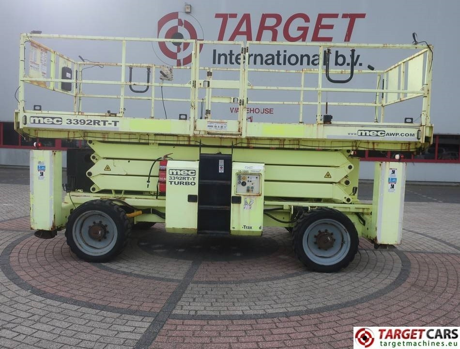 MEC 3392RT-T Diesel 4x4 Scissor Work Lift 1200cm - Ψαλιδωτό ανυψωτικό: φωτογραφία 5 MEC 3392RT-T Diesel 4x4 Scissor Work Lift 1200cm - Ψαλιδωτό ανυψωτικό: φωτογραφία 5