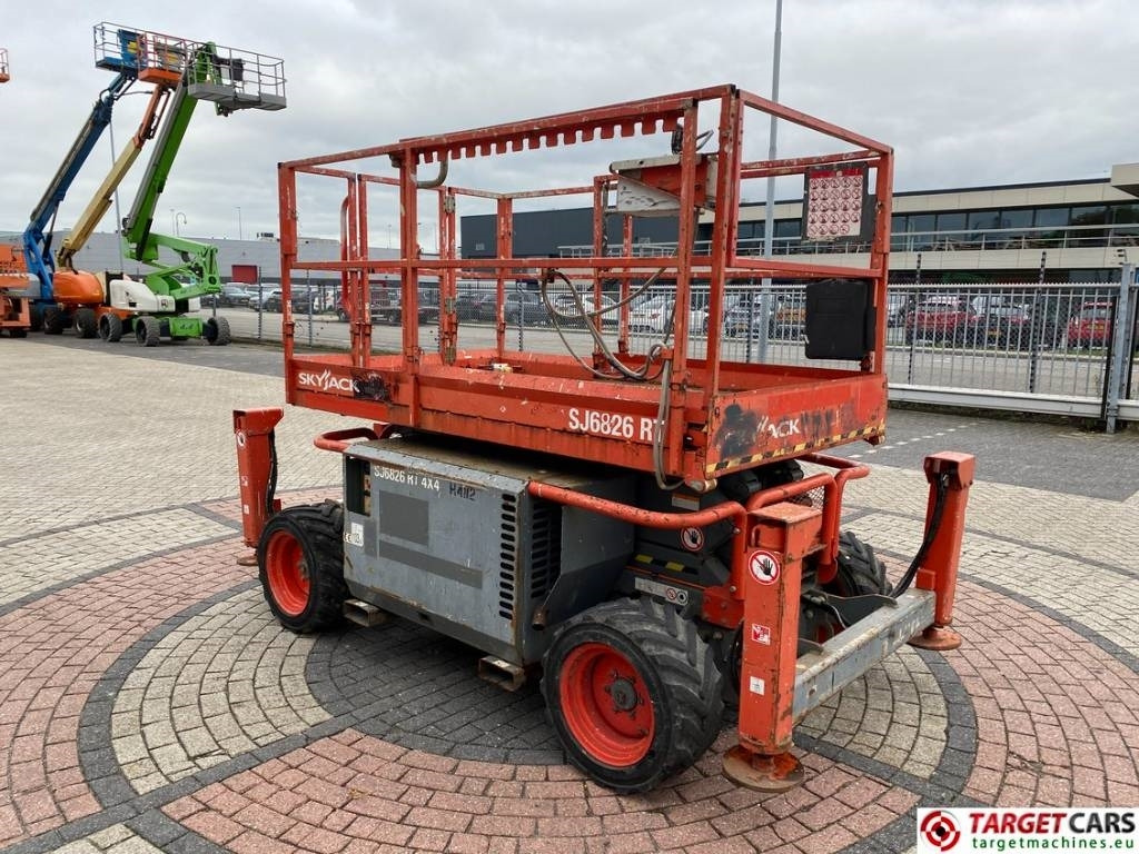 SkyJack SJ6826 RT Diesel 4x4 Scissor Work Lift 992cm  - Ψαλιδωτό ανυψωτικό: φωτογραφία 2 SkyJack SJ6826 RT Diesel 4x4 Scissor Work Lift 992cm  - Ψαλιδωτό ανυψωτικό: φωτογραφία 2
