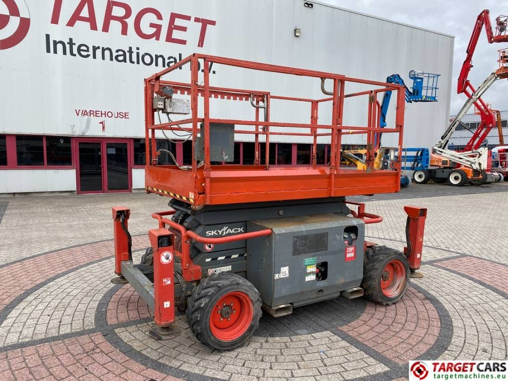 SkyJack SJ6832RT Diesel 4x4 Scissor 6832 Work Lift 1180cm - Ψαλιδωτό ανυψωτικό: φωτογραφία 1 SkyJack SJ6832RT Diesel 4x4 Scissor 6832 Work Lift 1180cm - Ψαλιδωτό ανυψωτικό: φωτογραφία 1