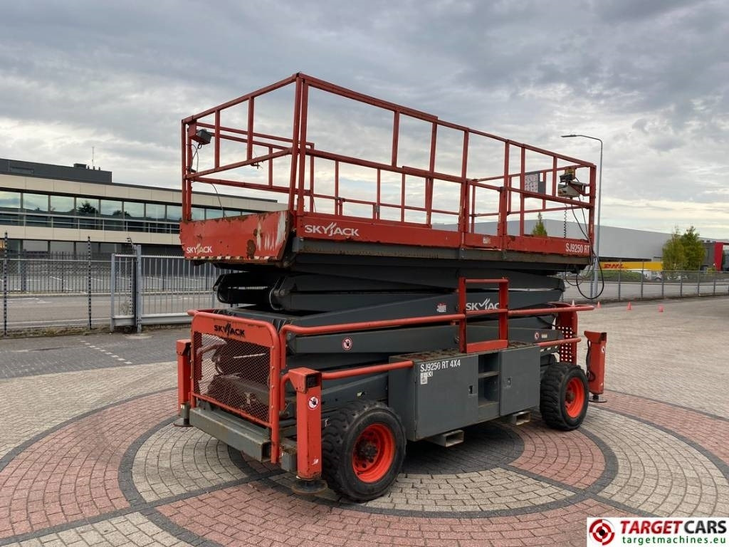 SkyJack SJ9250 RT Diesel 4x4 Scissor 9250 Work Lift 1720cm - Ψαλιδωτό ανυψωτικό: φωτογραφία 3 SkyJack SJ9250 RT Diesel 4x4 Scissor 9250 Work Lift 1720cm - Ψαλιδωτό ανυψωτικό: φωτογραφία 3