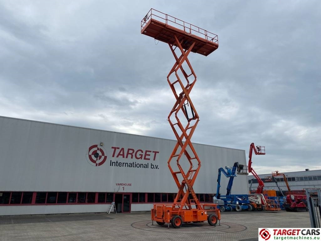 Ψαλιδωτό ανυψωτικό SkyJack SJ9250 RT Diesel 4x4 Scissor Work Lift 1720cm: φωτογραφία 6 Ψαλιδωτό ανυψωτικό SkyJack SJ9250 RT Diesel 4x4 Scissor Work Lift 1720cm: φωτογραφία 6