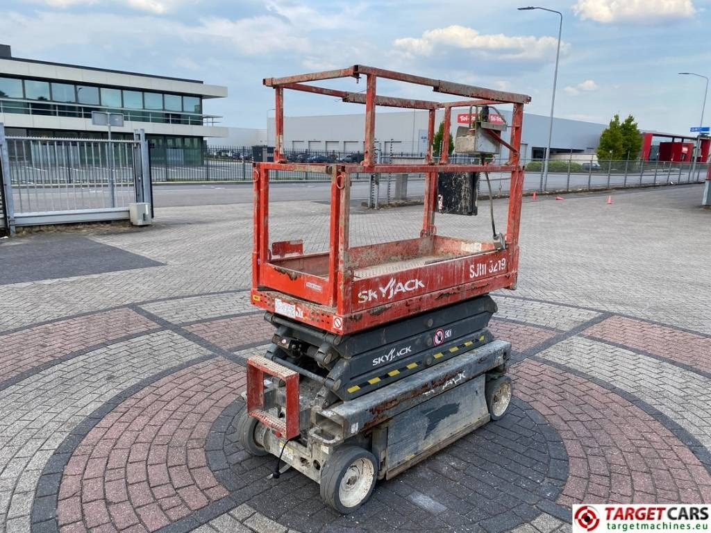 SkyJack SJIII-3219 Electric 3219 Scissor Work Lift 780cm - Ψαλιδωτό ανυψωτικό: φωτογραφία 3 SkyJack SJIII-3219 Electric 3219 Scissor Work Lift 780cm - Ψαλιδωτό ανυψωτικό: φωτογραφία 3
