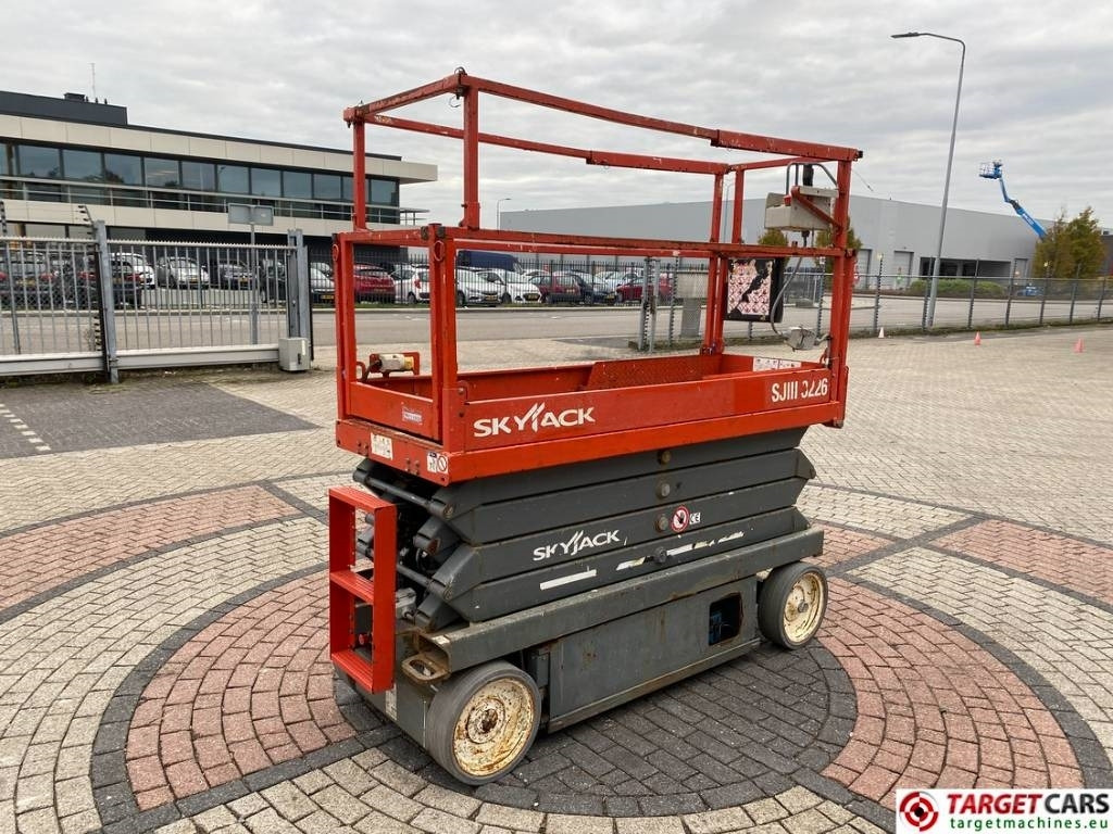 SkyJack SJIII-3226 Electric 3226 Scissor Work Lift 990cm  - Ψαλιδωτό ανυψωτικό: φωτογραφία 3 SkyJack SJIII-3226 Electric 3226 Scissor Work Lift 990cm  - Ψαλιδωτό ανυψωτικό: φωτογραφία 3