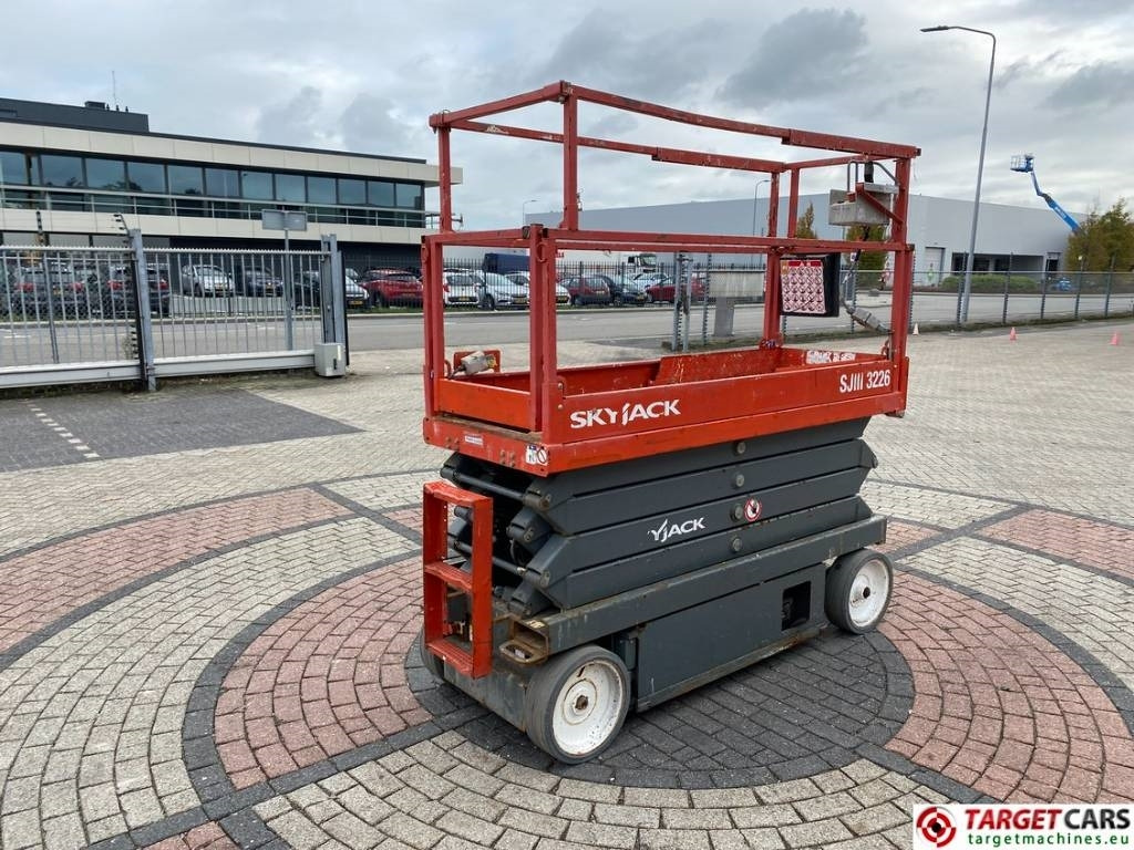 SkyJack SJIII-3226 Electric 3226 Scissor Work Lift 990cm  - Ψαλιδωτό ανυψωτικό: φωτογραφία 3 SkyJack SJIII-3226 Electric 3226 Scissor Work Lift 990cm  - Ψαλιδωτό ανυψωτικό: φωτογραφία 3
