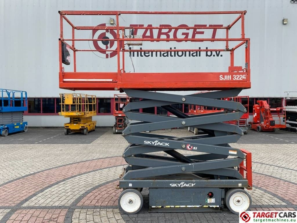 SkyJack SJIII-3226 Electric 3226 Scissor Work Lift 990cm  - Ψαλιδωτό ανυψωτικό: φωτογραφία 5 SkyJack SJIII-3226 Electric 3226 Scissor Work Lift 990cm  - Ψαλιδωτό ανυψωτικό: φωτογραφία 5