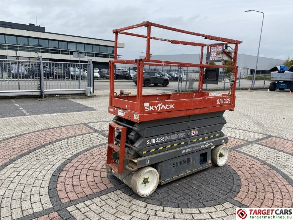 SkyJack SJIII-3226 Electric Scissor Work Lift 990cm - Ψαλιδωτό ανυψωτικό: φωτογραφία 3 SkyJack SJIII-3226 Electric Scissor Work Lift 990cm - Ψαλιδωτό ανυψωτικό: φωτογραφία 3