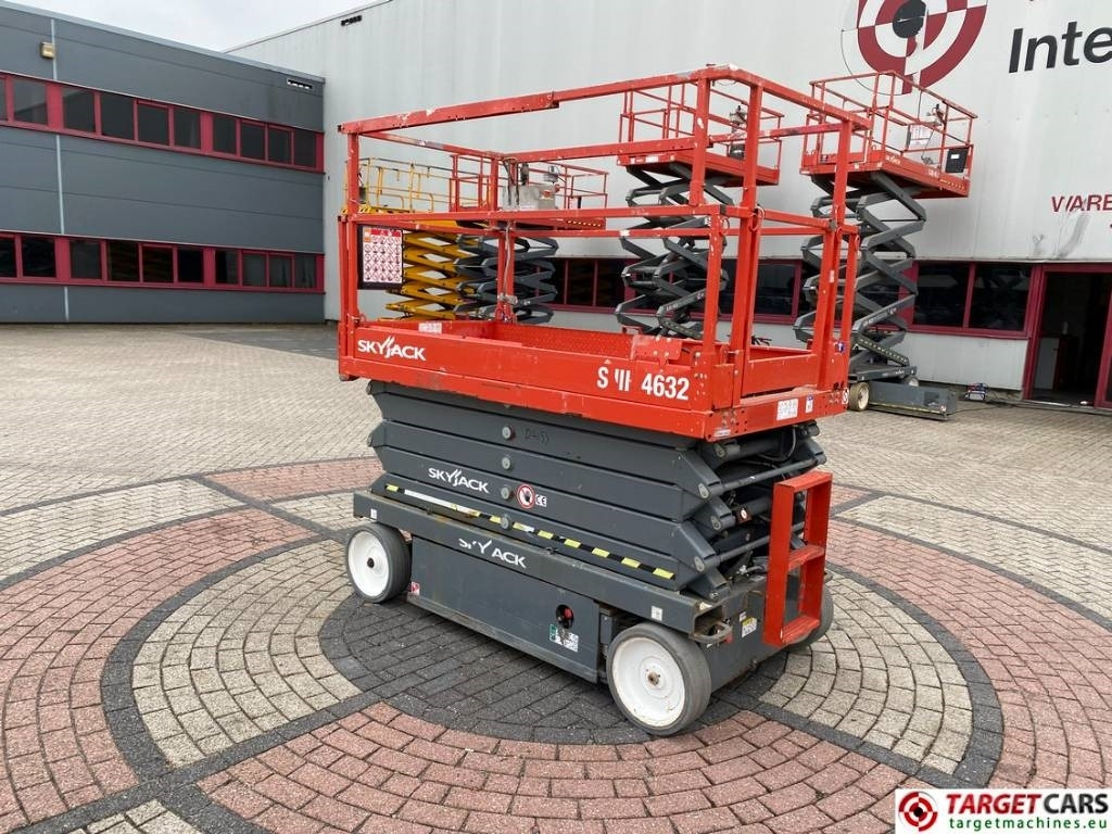 SkyJack SJIII-4632 Electric 4632 Scissor Work Lift 1170cm - Ψαλιδωτό ανυψωτικό: φωτογραφία 4 SkyJack SJIII-4632 Electric 4632 Scissor Work Lift 1170cm - Ψαλιδωτό ανυψωτικό: φωτογραφία 4