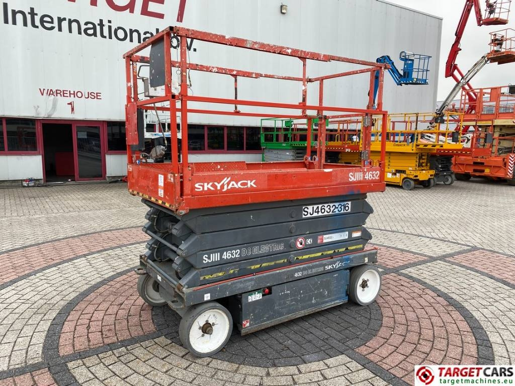 SkyJack SJIII-4632 Electric 4632 Scissor Work Lift 1170cm - Ψαλιδωτό ανυψωτικό: φωτογραφία 1 SkyJack SJIII-4632 Electric 4632 Scissor Work Lift 1170cm - Ψαλιδωτό ανυψωτικό: φωτογραφία 1